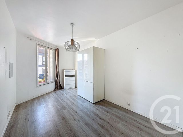 Appartement T2 à vendre - 2 pièces - 32.25 m2 - VILLEJUIF - 94 - ILE-DE-FRANCE - Century 21 K.B. Immobilier