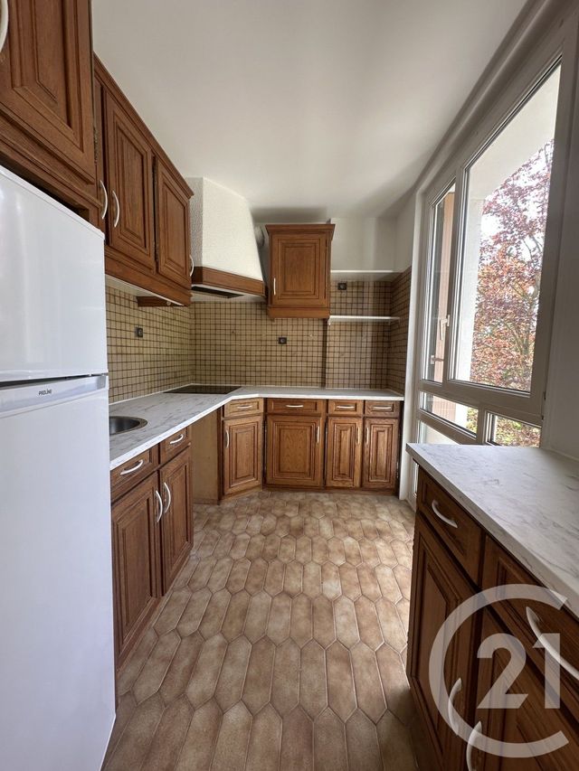 Appartement F3 à louer - 3 pièces - 51.13 m2 - VILLEJUIF - 94 - ILE-DE-FRANCE - Century 21 K.B. Immobilier