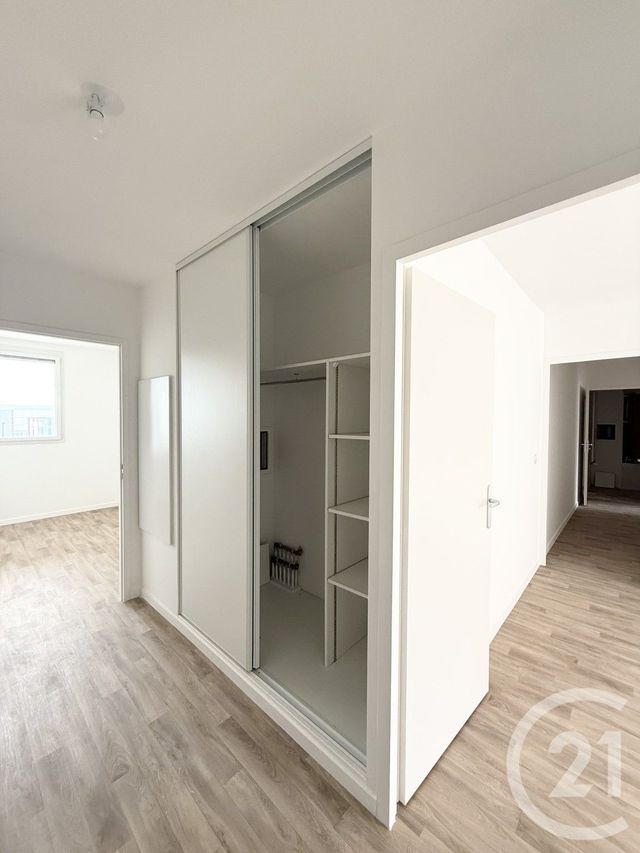 Appartement F3 à louer - 3 pièces - 61.87 m2 - VITRY SUR SEINE - 94 - ILE-DE-FRANCE - Century 21 K.B. Immobilier