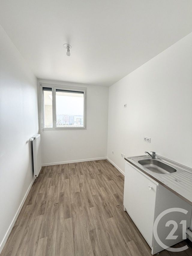Appartement F3 à louer - 3 pièces - 61.87 m2 - VITRY SUR SEINE - 94 - ILE-DE-FRANCE - Century 21 K.B. Immobilier