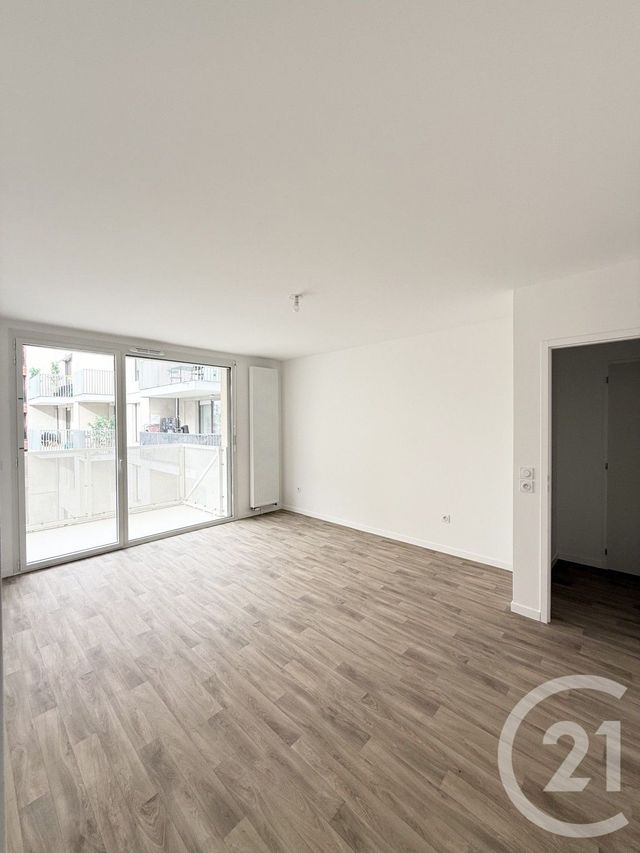Appartement F3 à louer - 3 pièces - 61.87 m2 - VITRY SUR SEINE - 94 - ILE-DE-FRANCE - Century 21 K.B. Immobilier