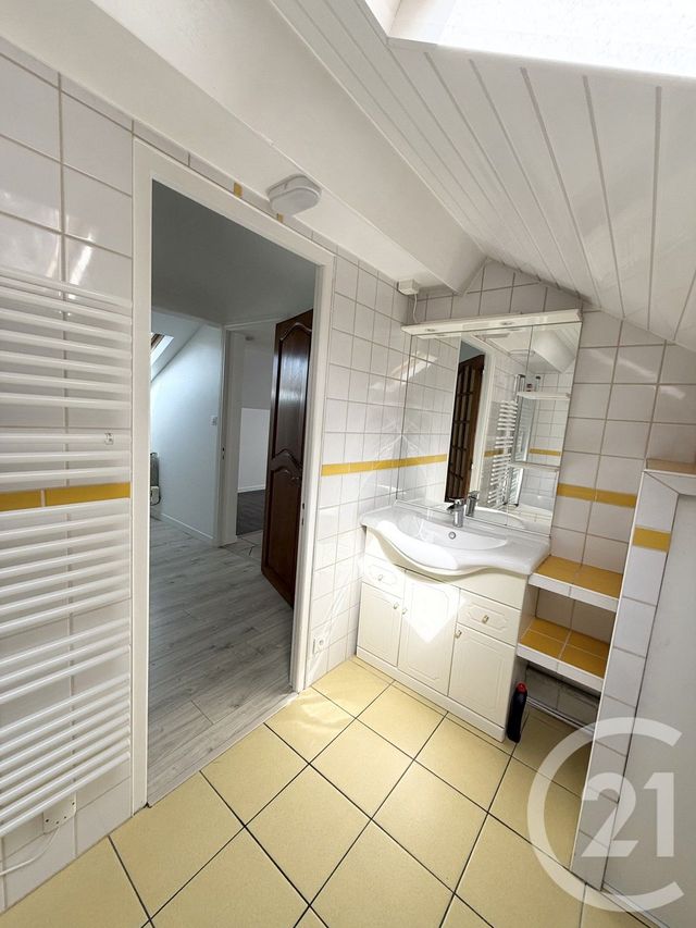 Appartement F2 à louer - 2 pièces - 33.93 m2 - VITRY SUR SEINE - 94 - ILE-DE-FRANCE - Century 21 K.B. Immobilier