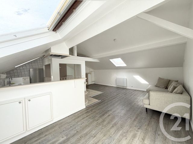 Appartement F2 à louer - 2 pièces - 33.93 m2 - VITRY SUR SEINE - 94 - ILE-DE-FRANCE - Century 21 K.B. Immobilier