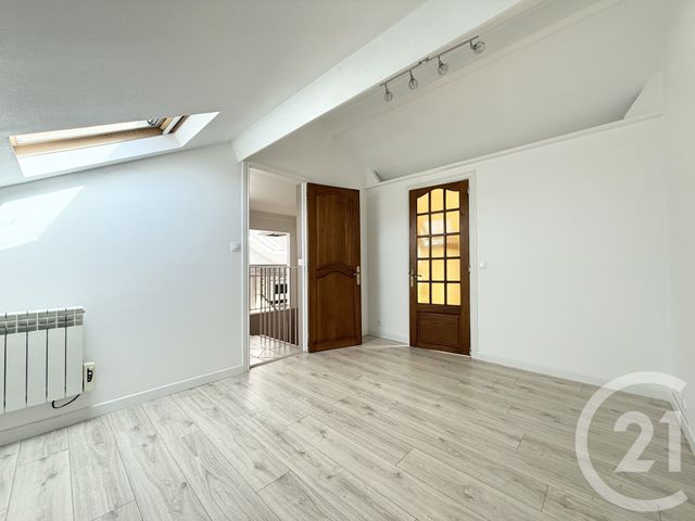 Appartement F2 à louer - 2 pièces - 33.93 m2 - VITRY SUR SEINE - 94 - ILE-DE-FRANCE - Century 21 K.B. Immobilier