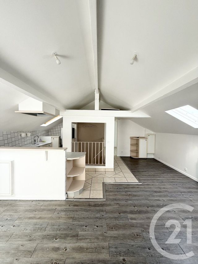 Appartement F2 à louer - 2 pièces - 33.93 m2 - VITRY SUR SEINE - 94 - ILE-DE-FRANCE - Century 21 K.B. Immobilier