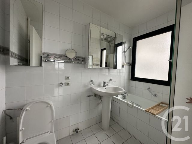 Appartement F4 à louer - 5 pièces - 94.87 m2 - VILLEJUIF - 94 - ILE-DE-FRANCE - Century 21 K.B. Immobilier