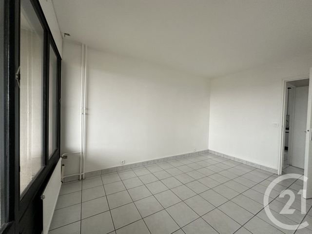 Appartement F4 à louer - 5 pièces - 94.87 m2 - VILLEJUIF - 94 - ILE-DE-FRANCE - Century 21 K.B. Immobilier