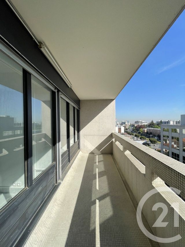 Appartement F4 à louer - 5 pièces - 94.87 m2 - VILLEJUIF - 94 - ILE-DE-FRANCE - Century 21 K.B. Immobilier