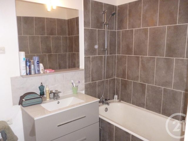 Appartement F3 à louer - 3 pièces - 54.51 m2 - VILLEJUIF - 94 - ILE-DE-FRANCE - Century 21 K.B. Immobilier