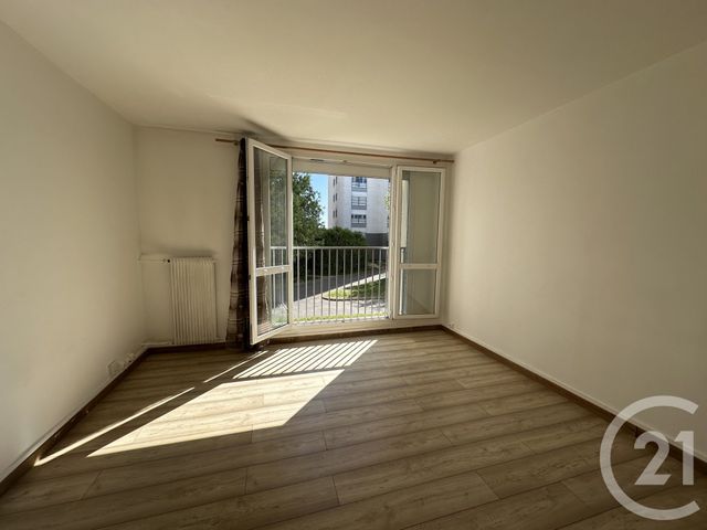 Appartement F3 à louer - 3 pièces - 54.51 m2 - VILLEJUIF - 94 - ILE-DE-FRANCE - Century 21 K.B. Immobilier