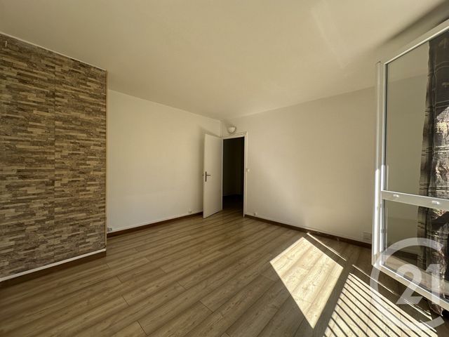 Appartement F3 à louer - 3 pièces - 54.51 m2 - VILLEJUIF - 94 - ILE-DE-FRANCE - Century 21 K.B. Immobilier