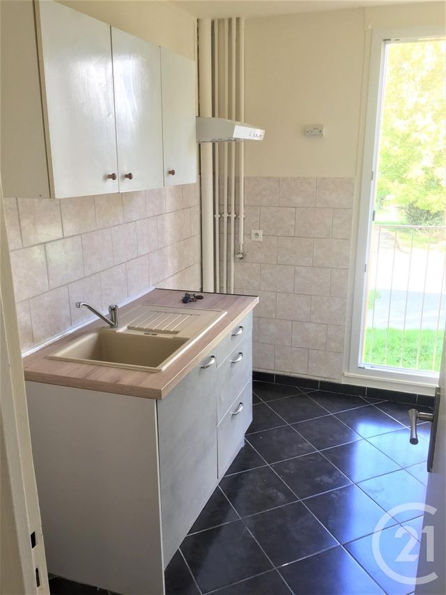 Appartement F3 à louer - 3 pièces - 54.51 m2 - VILLEJUIF - 94 - ILE-DE-FRANCE - Century 21 K.B. Immobilier