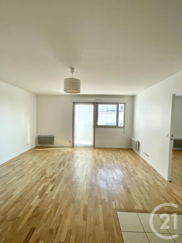 Appartement F2 à louer - 2 pièces - 53.92 m2 - VILLEJUIF - 94 - ILE-DE-FRANCE - Century 21 K.B. Immobilier
