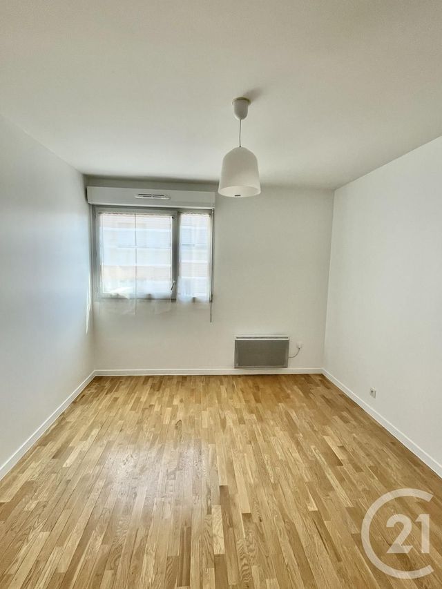 Appartement F2 à louer - 2 pièces - 53.92 m2 - VILLEJUIF - 94 - ILE-DE-FRANCE - Century 21 K.B. Immobilier