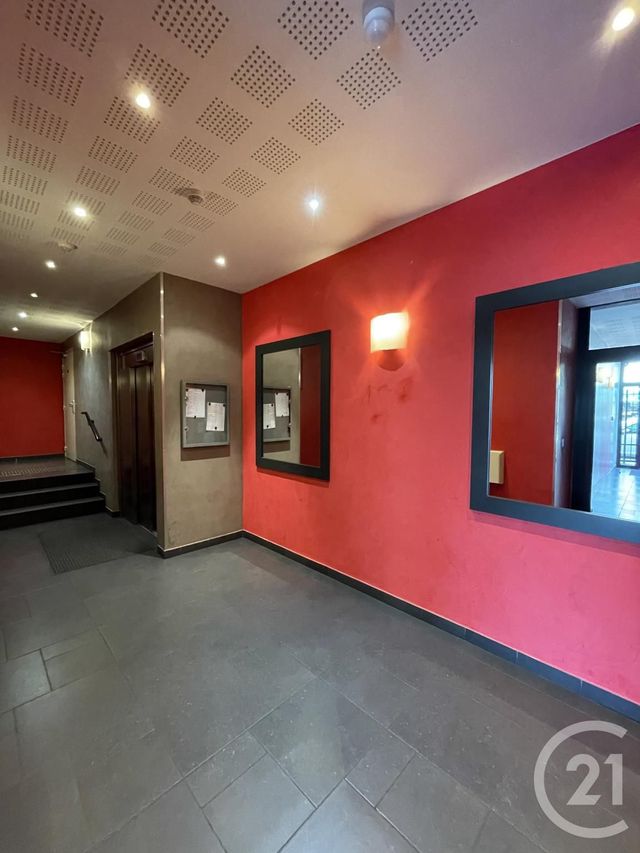 Appartement F2 à louer - 2 pièces - 53.92 m2 - VILLEJUIF - 94 - ILE-DE-FRANCE - Century 21 K.B. Immobilier