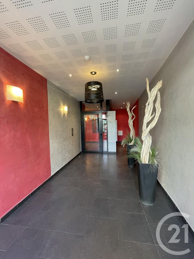 Appartement F2 à louer - 2 pièces - 53.92 m2 - VILLEJUIF - 94 - ILE-DE-FRANCE - Century 21 K.B. Immobilier