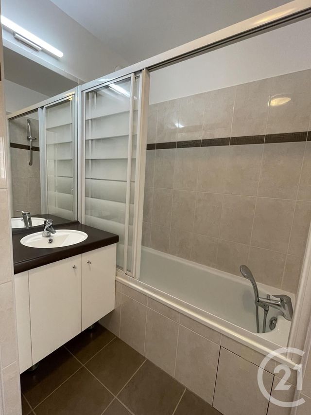 Appartement F2 à louer - 2 pièces - 53.92 m2 - VILLEJUIF - 94 - ILE-DE-FRANCE - Century 21 K.B. Immobilier