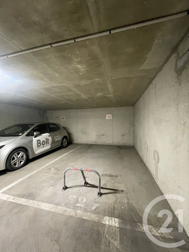 parking à louer - 15.0 m2 - VILLEJUIF - 94 - ILE-DE-FRANCE - Century 21 K.B. Immobilier