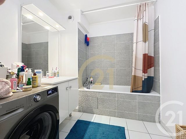 Appartement F3 à vendre - 3 pièces - 56.0 m2 - VILLEJUIF - 94 - ILE-DE-FRANCE - Century 21 K.B. Immobilier