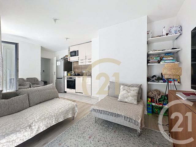 Appartement F3 à vendre - 3 pièces - 56.0 m2 - VILLEJUIF - 94 - ILE-DE-FRANCE - Century 21 K.B. Immobilier