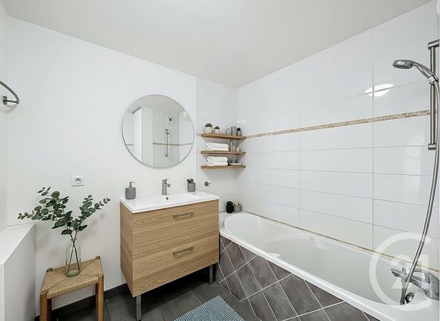 Appartement F3 à vendre - 3 pièces - 63.23 m2 - VILLEJUIF - 94 - ILE-DE-FRANCE - Century 21 K.B. Immobilier