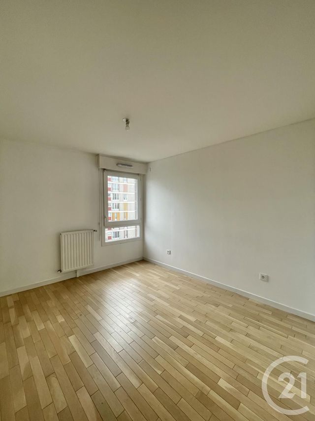 Appartement F4 à louer - 4 pièces - 77.86 m2 - VILLEJUIF - 94 - ILE-DE-FRANCE - Century 21 K.B. Immobilier