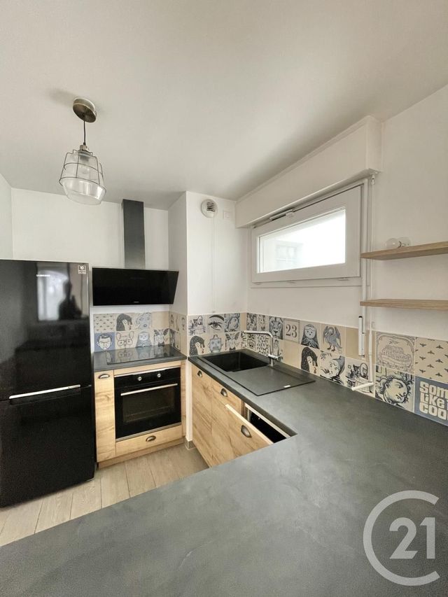 Appartement F4 à louer - 4 pièces - 77.86 m2 - VILLEJUIF - 94 - ILE-DE-FRANCE - Century 21 K.B. Immobilier