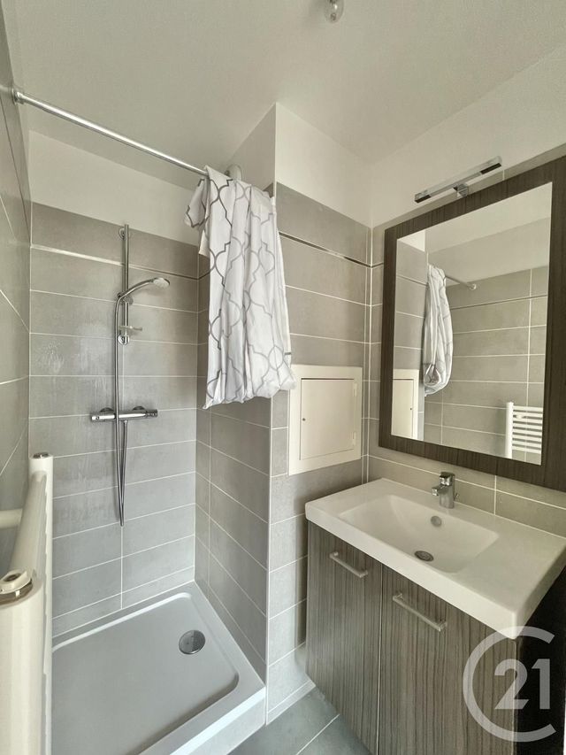 Appartement F4 à louer - 4 pièces - 77.86 m2 - VILLEJUIF - 94 - ILE-DE-FRANCE - Century 21 K.B. Immobilier