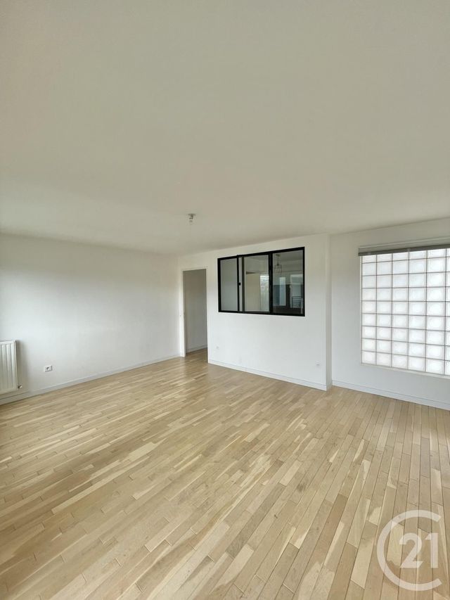 Appartement F4 à louer - 4 pièces - 77.86 m2 - VILLEJUIF - 94 - ILE-DE-FRANCE - Century 21 K.B. Immobilier