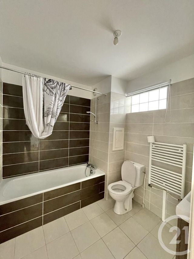 Appartement F4 à louer - 4 pièces - 77.86 m2 - VILLEJUIF - 94 - ILE-DE-FRANCE - Century 21 K.B. Immobilier