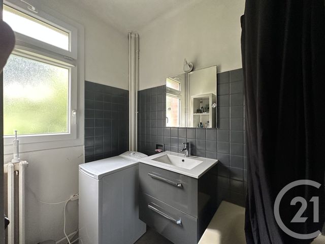 Appartement F2 à louer - 2 pièces - 43.92 m2 - VILLEJUIF - 94 - ILE-DE-FRANCE - Century 21 K.B. Immobilier