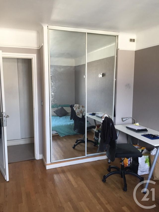 Appartement F2 à louer - 2 pièces - 43.92 m2 - VILLEJUIF - 94 - ILE-DE-FRANCE - Century 21 K.B. Immobilier