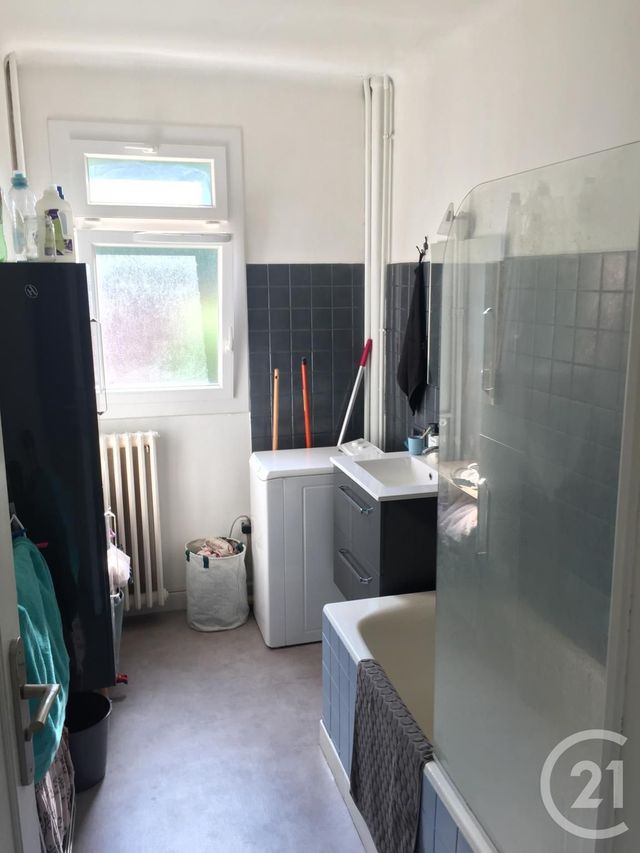 Appartement F2 à louer - 2 pièces - 43.92 m2 - VILLEJUIF - 94 - ILE-DE-FRANCE - Century 21 K.B. Immobilier