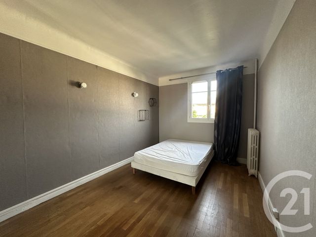 Appartement F2 à louer - 2 pièces - 43.92 m2 - VILLEJUIF - 94 - ILE-DE-FRANCE - Century 21 K.B. Immobilier