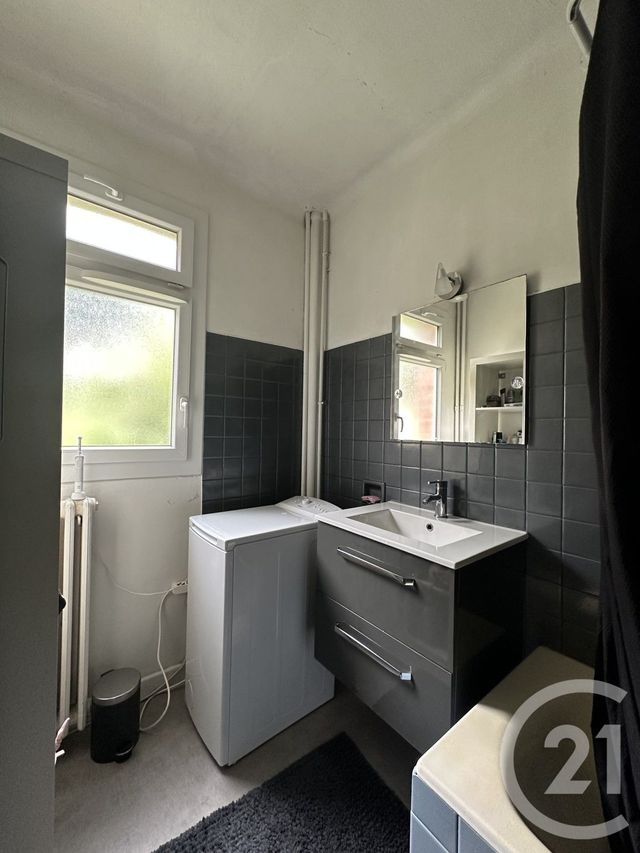 Appartement F2 à louer - 2 pièces - 43.92 m2 - VILLEJUIF - 94 - ILE-DE-FRANCE - Century 21 K.B. Immobilier