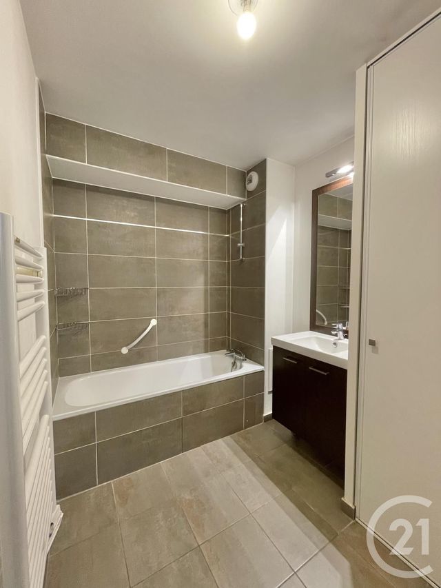 Appartement F3 à louer - 3 pièces - 61.1 m2 - VILLEJUIF - 94 - ILE-DE-FRANCE - Century 21 K.B. Immobilier