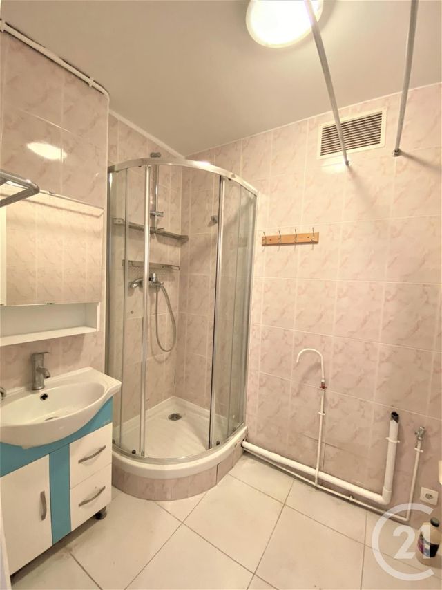 Appartement F3 à louer - 3 pièces - 50.39 m2 - VILLEJUIF - 94 - ILE-DE-FRANCE - Century 21 K.B. Immobilier