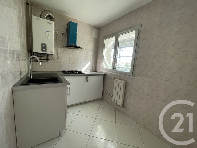 Appartement F3 à louer - 3 pièces - 50.39 m2 - VILLEJUIF - 94 - ILE-DE-FRANCE - Century 21 K.B. Immobilier