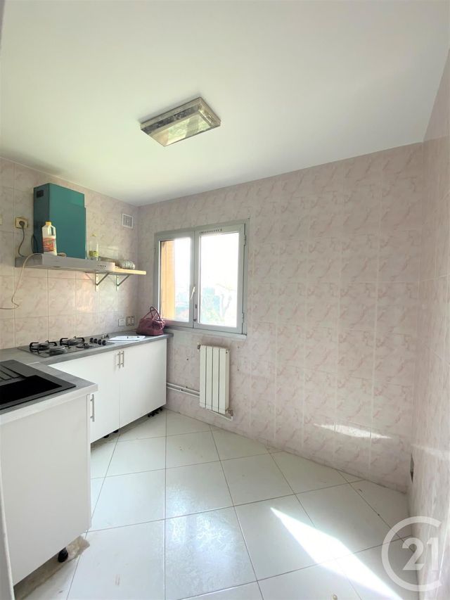 Appartement F3 à louer - 3 pièces - 50.39 m2 - VILLEJUIF - 94 - ILE-DE-FRANCE - Century 21 K.B. Immobilier