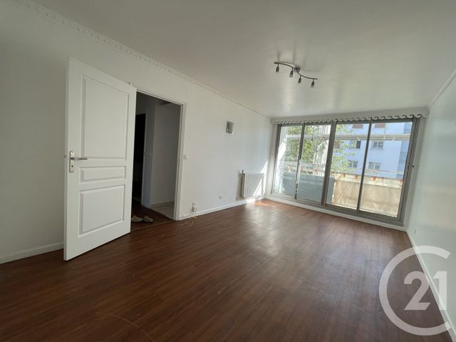 Appartement F3 à louer - 3 pièces - 50.39 m2 - VILLEJUIF - 94 - ILE-DE-FRANCE - Century 21 K.B. Immobilier