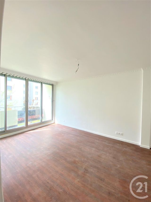 Appartement F3 à louer - 3 pièces - 50.39 m2 - VILLEJUIF - 94 - ILE-DE-FRANCE - Century 21 K.B. Immobilier