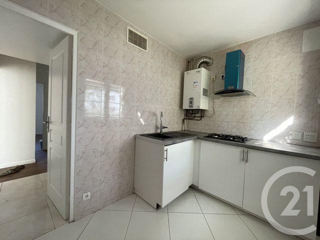 Appartement F3 à louer - 3 pièces - 50.39 m2 - VILLEJUIF - 94 - ILE-DE-FRANCE - Century 21 K.B. Immobilier