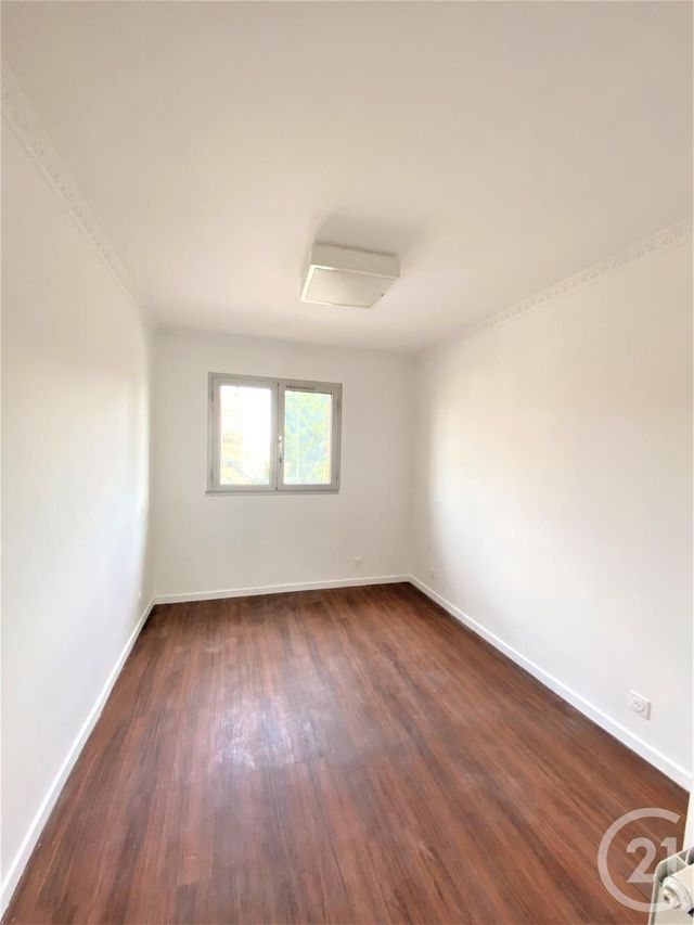 Appartement F3 à louer - 3 pièces - 50.39 m2 - VILLEJUIF - 94 - ILE-DE-FRANCE - Century 21 K.B. Immobilier