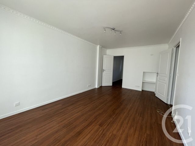 Appartement F3 à louer - 3 pièces - 50.39 m2 - VILLEJUIF - 94 - ILE-DE-FRANCE - Century 21 K.B. Immobilier