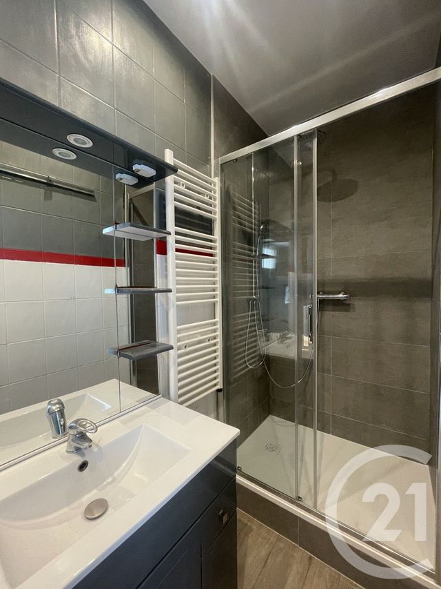 Appartement F1 à louer - 1 pièce - 35.34 m2 - VILLEJUIF - 94 - ILE-DE-FRANCE - Century 21 K.B. Immobilier