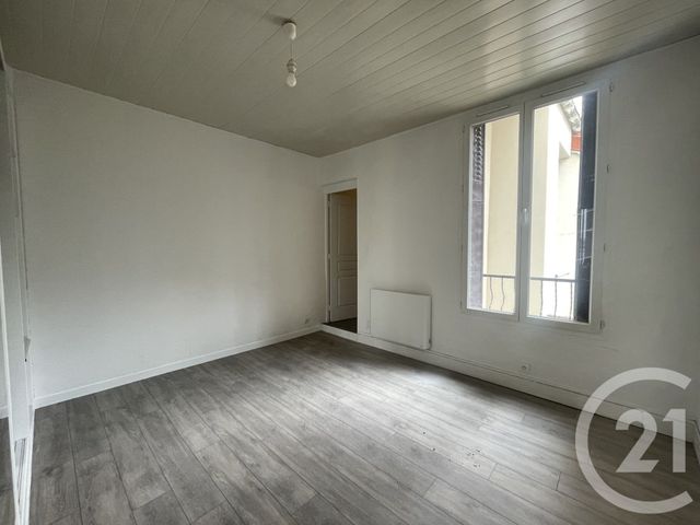 Appartement F1 à louer - 1 pièce - 35.34 m2 - VILLEJUIF - 94 - ILE-DE-FRANCE - Century 21 K.B. Immobilier