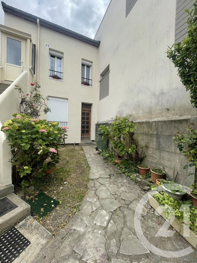 Appartement F1 à louer - 1 pièce - 35.34 m2 - VILLEJUIF - 94 - ILE-DE-FRANCE - Century 21 K.B. Immobilier