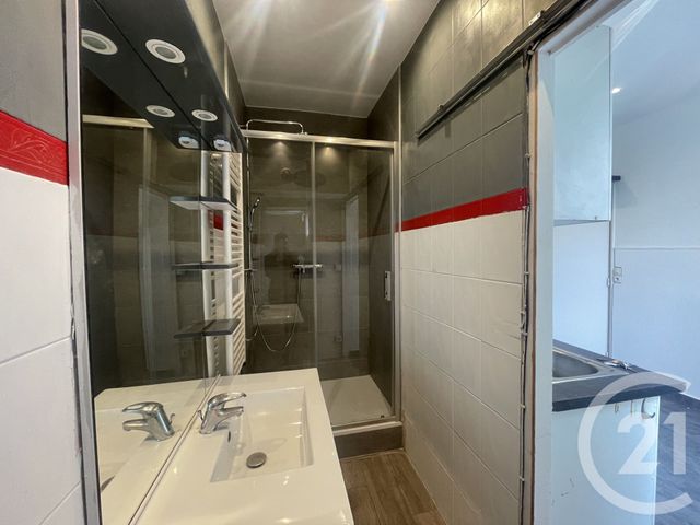 Appartement F1 à louer - 1 pièce - 35.34 m2 - VILLEJUIF - 94 - ILE-DE-FRANCE - Century 21 K.B. Immobilier