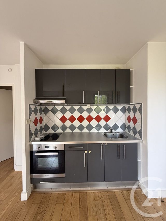 Appartement F2 à louer - 2 pièces - 38.25 m2 - VITRY SUR SEINE - 94 - ILE-DE-FRANCE - Century 21 K.B. Immobilier
