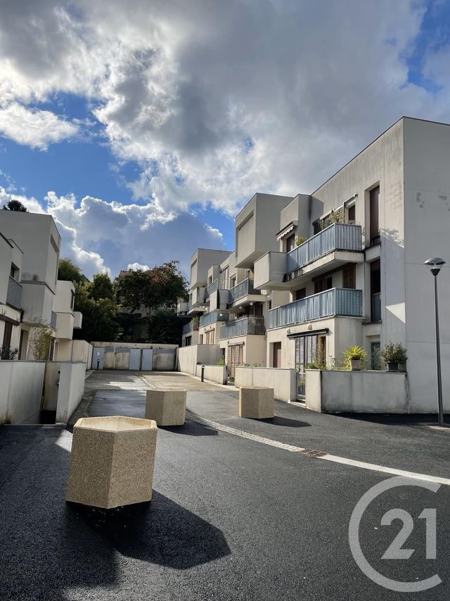 Appartement F2 à louer - 2 pièces - 38.25 m2 - VITRY SUR SEINE - 94 - ILE-DE-FRANCE - Century 21 K.B. Immobilier
